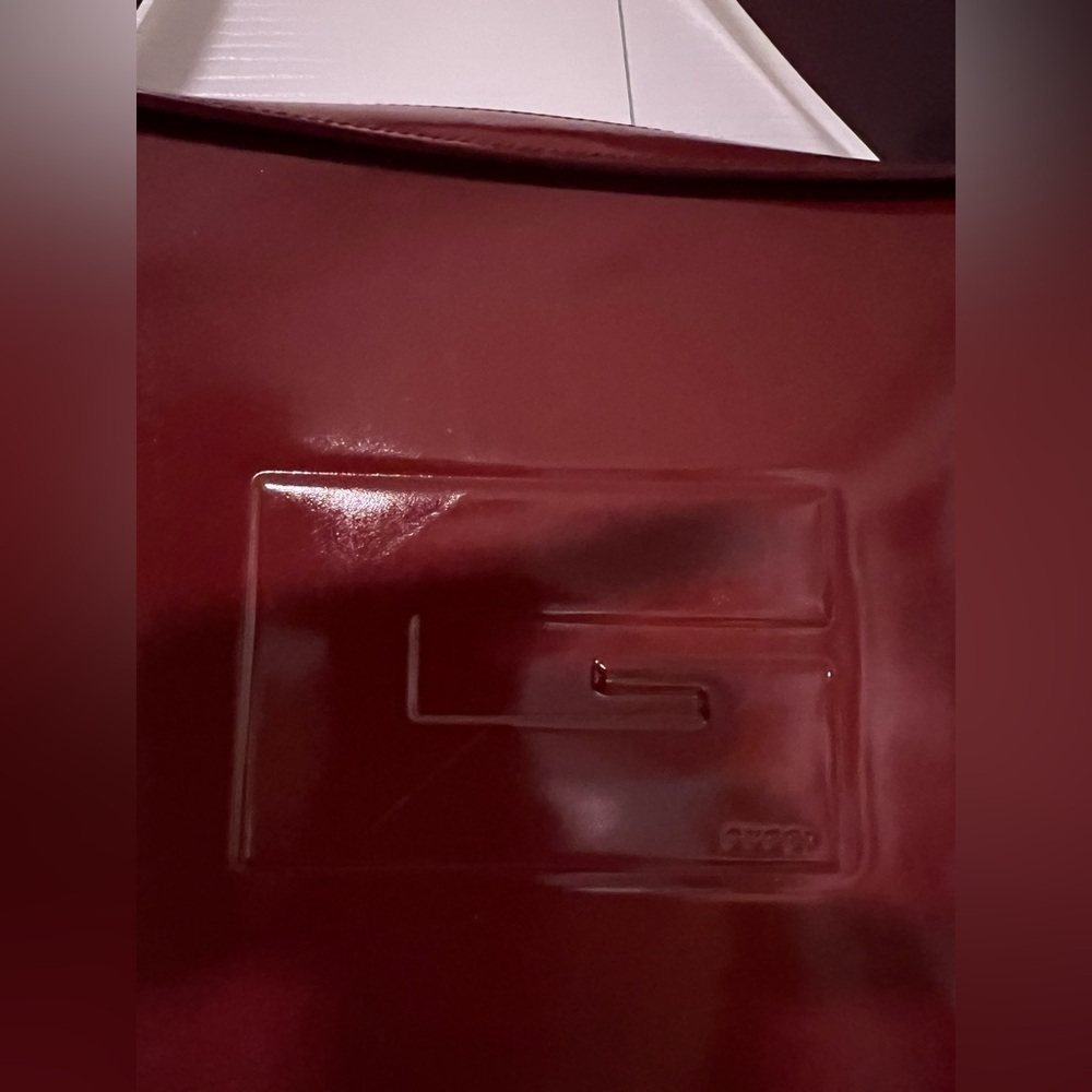 Vintage Gucci by Tom Ford Patent Leather Shoulder Bag in Burgundy - Picture 4 of 7